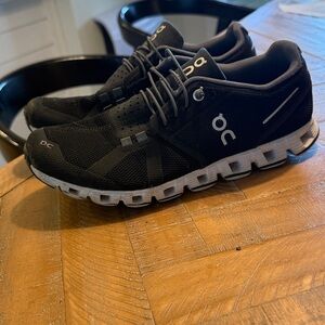 On cloud 5 Running Black and White Sneakers